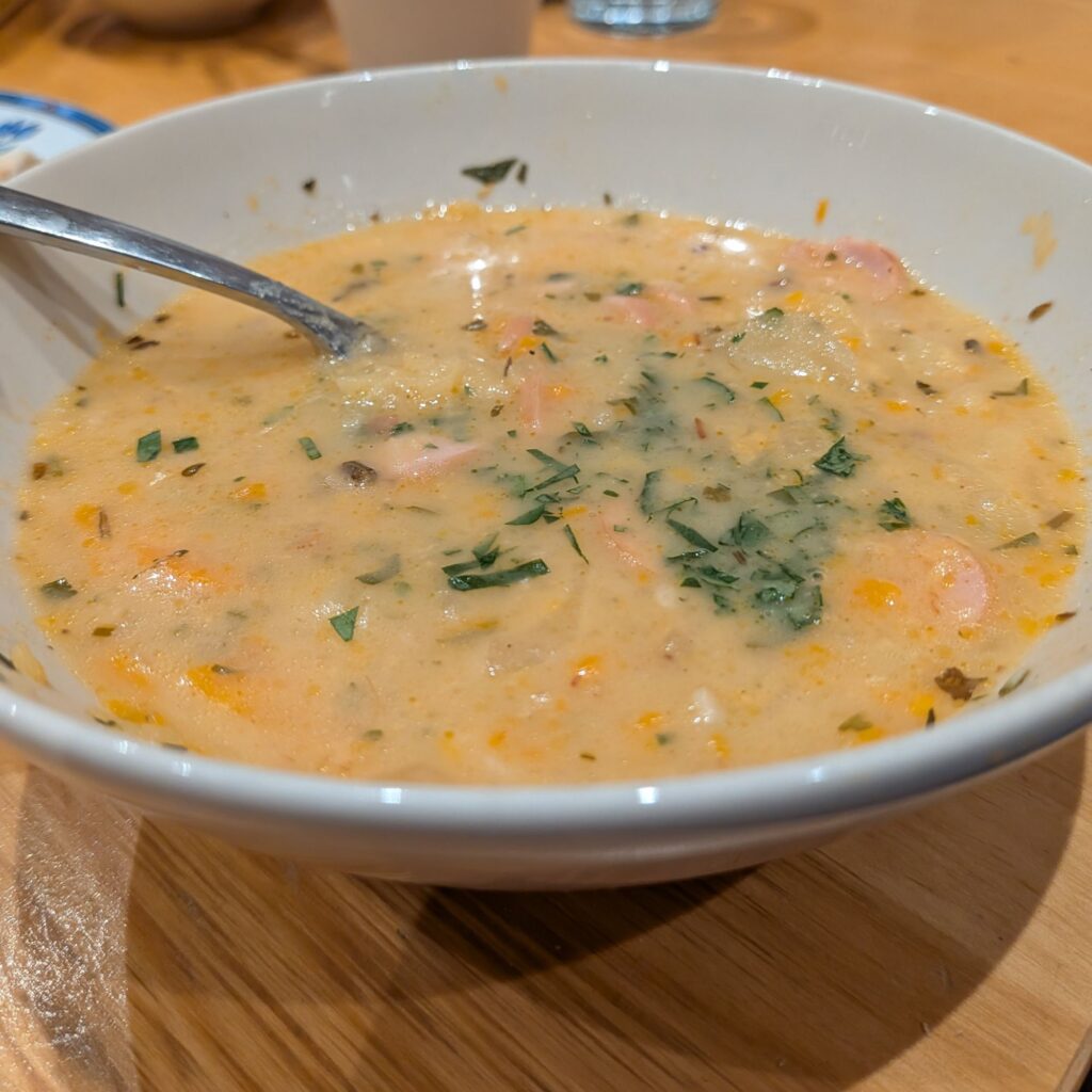 Kartoffelsuppe mit Würstchen