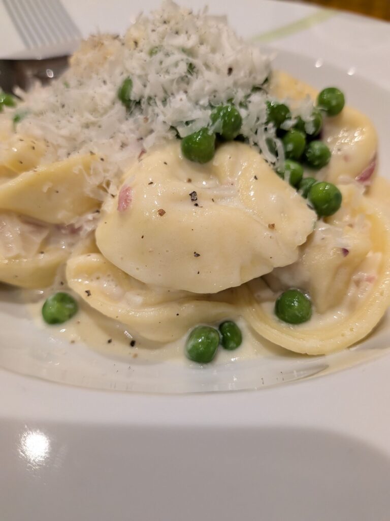 Tortellini mit Schinken-Sahne-Soße